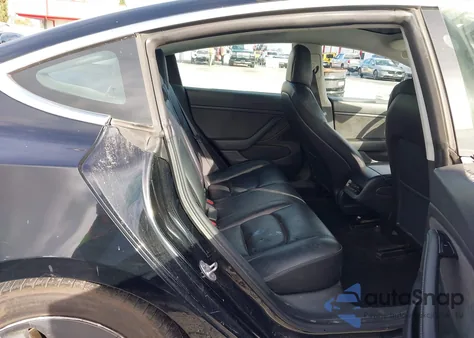 2020 Tesla Model 3 Long Range Dual Motor All-Wheel Drive z USA, uszkodzony, nr VIN 5YJ3E1EBXLF746220